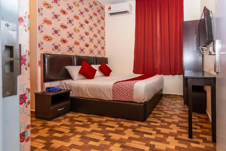 Gold City Hotel Malacca Exterior photo